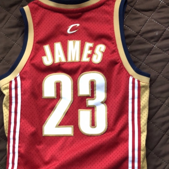 Cleveland Cavaliers LeBron James Jersey - Picture 2 of 3